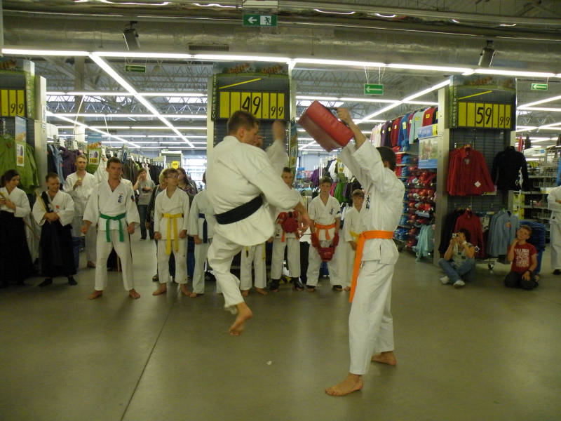 Pokazy Decathlon Gliwice 10.09.2011 - 18