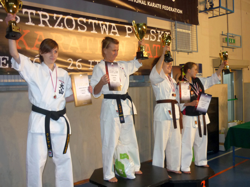 Medaliści kobudo seniorki - 26.03.2011 27